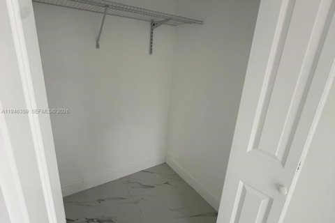 Снять в аренду квартиру в Опа-Локка, Флорида 2 спальни, 273.32м2, № 2002617 - фото 20