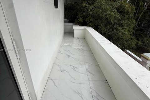 Снять в аренду квартиру в Опа-Локка, Флорида 2 спальни, 273.32м2, № 2002617 - фото 13