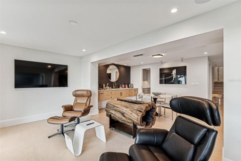 Condominio en alquiler en Tampa, Florida, 3 dormitorios, 329.43 m2 № 2355149 - foto 21