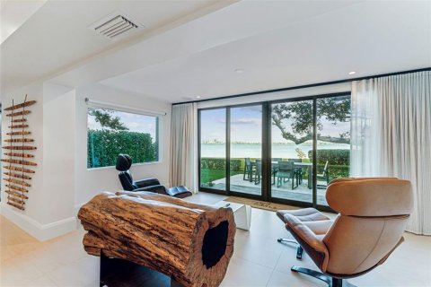 Condominio en alquiler en Tampa, Florida, 3 dormitorios, 329.43 m2 № 2355149 - foto 19