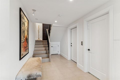 Condominio en alquiler en Tampa, Florida, 3 dormitorios, 329.43 m2 № 2355149 - foto 13