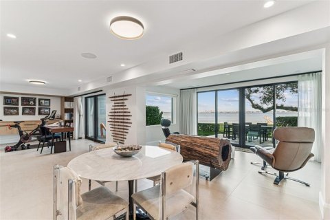 Condominio en alquiler en Tampa, Florida, 3 dormitorios, 329.43 m2 № 2355149 - foto 17