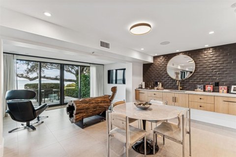 Condominio en alquiler en Tampa, Florida, 3 dormitorios, 329.43 m2 № 2355149 - foto 18