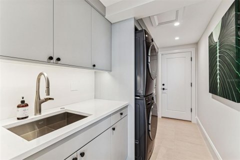 Condominio en alquiler en Tampa, Florida, 3 dormitorios, 329.43 m2 № 2355149 - foto 15