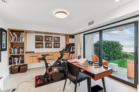 Condominio en alquiler en Tampa, Florida, 3 dormitorios, 329.43 m2 № 2355149 - foto 23