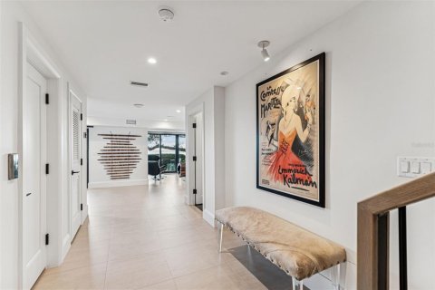 Condominio en alquiler en Tampa, Florida, 3 dormitorios, 329.43 m2 № 2355149 - foto 8