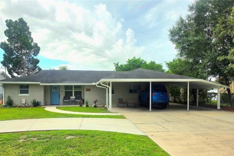 House in Eagle Lake, Florida 2 bedrooms, 131.64 sq.m. № 2280338