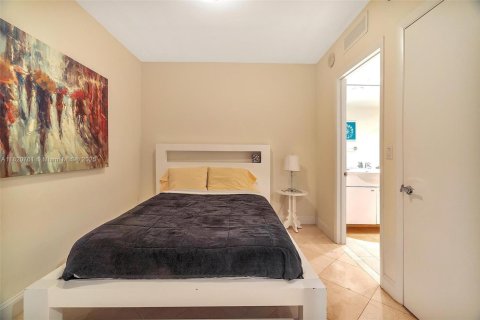 Copropriété à louer à Hallandale Beach, Floride: 3 chambres, 171.03 m2 № 1937528 - photo 28