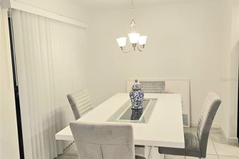 House in Haines City, Florida 4 bedrooms, 148.46 sq.m. № 1917238 - photo 9