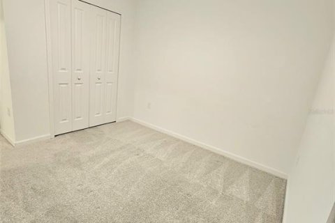 House in Haines City, Florida 4 bedrooms, 148.46 sq.m. № 1917238 - photo 11