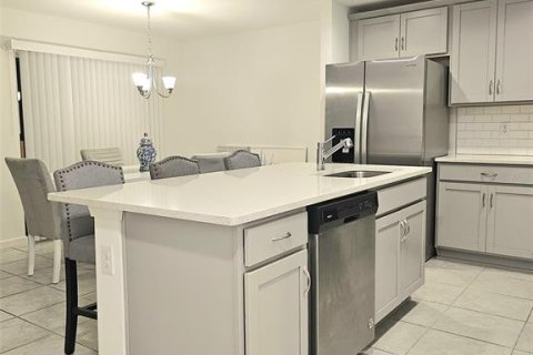 House in Haines City, Florida 4 bedrooms, 148.46 sq.m. № 1917238 - photo 15