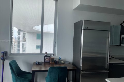 Condo in Miami, Florida, 1 bedroom  № 1859660 - photo 8