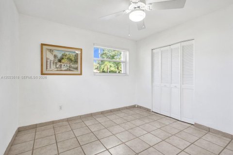 Villa ou maison à vendre à Miami, Floride: 3 chambres, 197.32 m2 № 2257192 - photo 15