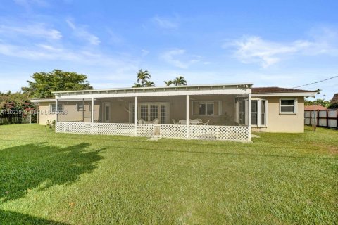 Villa ou maison à vendre à Miami, Floride: 3 chambres, 197.32 m2 № 2257192 - photo 28