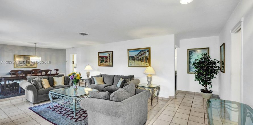 Villa ou maison à Miami, Floride 3 chambres, 197.32 m2 № 2257192