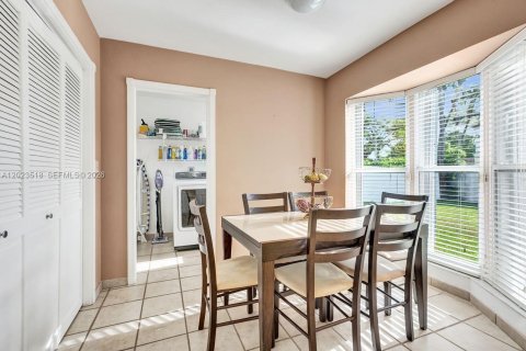Villa ou maison à vendre à Miami, Floride: 3 chambres, 197.32 m2 № 2257192 - photo 8