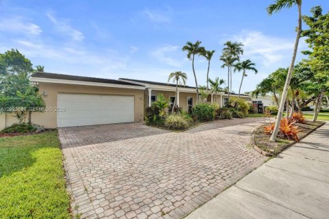 Villa ou maison à vendre à Miami, Floride: 3 chambres, 197.32 m2 № 2257192 - photo 30