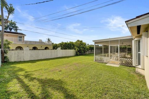 Villa ou maison à vendre à Miami, Floride: 3 chambres, 197.32 m2 № 2257192 - photo 26