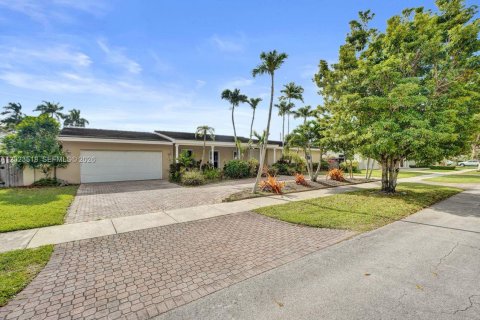 Villa ou maison à vendre à Miami, Floride: 3 chambres, 197.32 m2 № 2257192 - photo 29