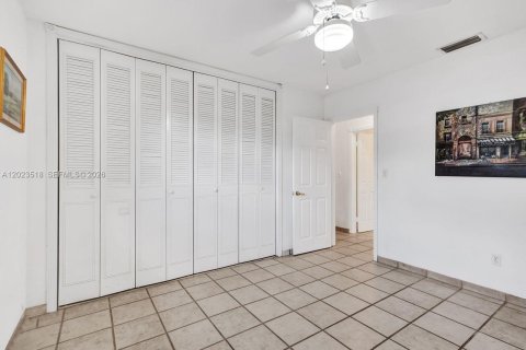 Villa ou maison à vendre à Miami, Floride: 3 chambres, 197.32 m2 № 2257192 - photo 12