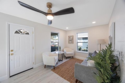 House in Saint Petersburg, Florida 2 bedrooms, 81.29 sq.m. № 1586675 - photo 4