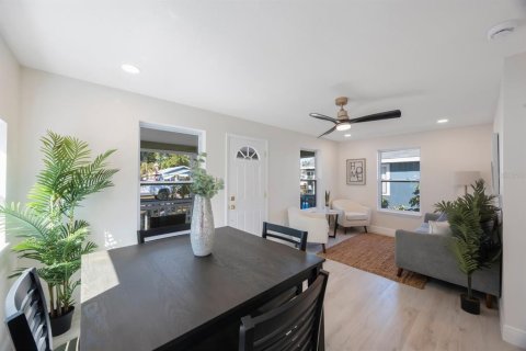 House in Saint Petersburg, Florida 2 bedrooms, 81.29 sq.m. № 1586675 - photo 7