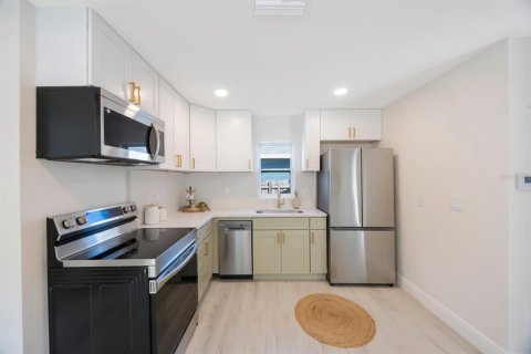 House in Saint Petersburg, Florida 2 bedrooms, 81.29 sq.m. № 1586675 - photo 14