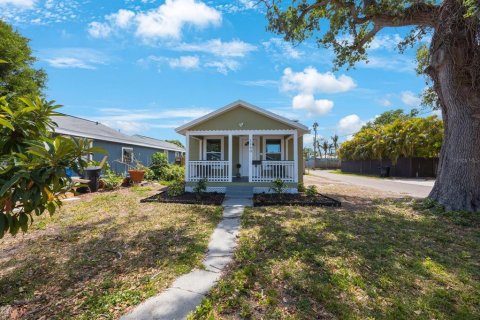 House in Saint Petersburg, Florida 2 bedrooms, 81.29 sq.m. № 1586675 - photo 2