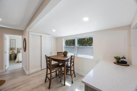 House in Saint Petersburg, Florida 2 bedrooms, 81.29 sq.m. № 1586675 - photo 12