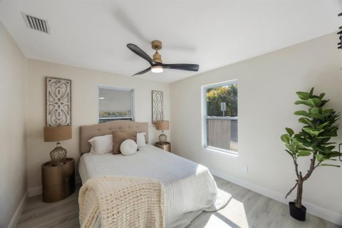 House in Saint Petersburg, Florida 2 bedrooms, 81.29 sq.m. № 1586675 - photo 23