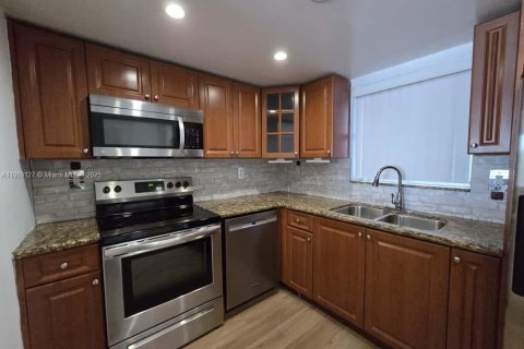 Appartement à louer à Miami, Floride: 2 chambres, 131.46 m2 № 1966322 - photo 3