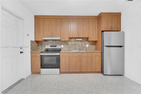 Снять в аренду виллу или дом в Майами, Флорида 2 спальни, 195.56м2, № 1963553 - фото 4