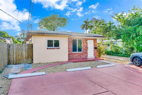 Снять в аренду виллу или дом в Майами, Флорида 2 спальни, 195.56м2, № 1963553 - фото 25