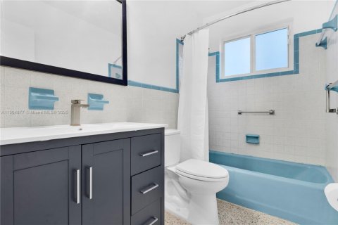Снять в аренду виллу или дом в Майами, Флорида 2 спальни, 195.56м2, № 1963553 - фото 16