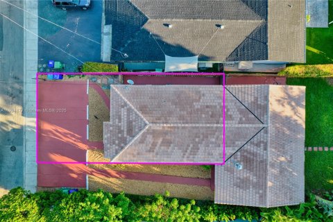 Снять в аренду виллу или дом в Майами, Флорида 2 спальни, 195.56м2, № 1963553 - фото 26