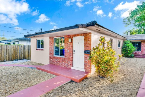 Снять в аренду виллу или дом в Майами, Флорида 2 спальни, 195.56м2, № 1963553 - фото 24