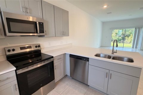 Townhouse in Poinciana, Florida 2 bedrooms, 118.45 sq.m. № 2196217 - photo 8