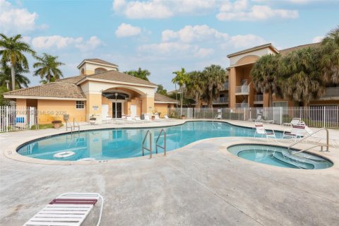 Купить кондоминиум в Дейви, Флорида 2 спальни, 109.9м2, № 2042493 - фото 23