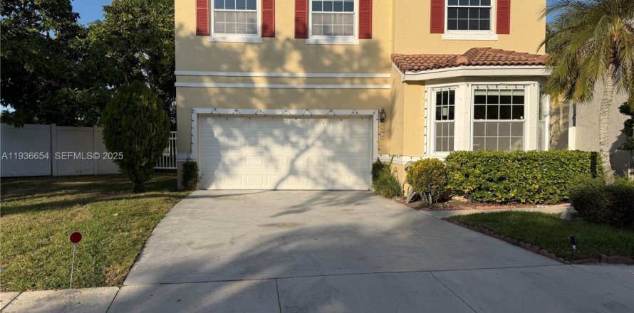 House in Davie, Florida 4 bedrooms, 181.72 sq.m. № 1994953