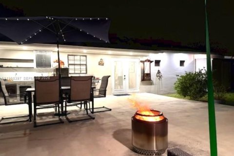 Casa en venta en Miami, Florida, 3 dormitorios, 111.48 m2 № 2031571 - foto 17