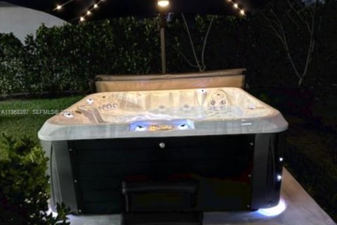 Casa en venta en Miami, Florida, 3 dormitorios, 111.48 m2 № 2031571 - foto 18