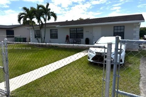 Casa en venta en Miami, Florida, 3 dormitorios, 111.48 m2 № 2031571 - foto 2