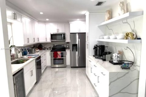 Casa en venta en Miami, Florida, 3 dormitorios, 111.48 m2 № 2031571 - foto 6