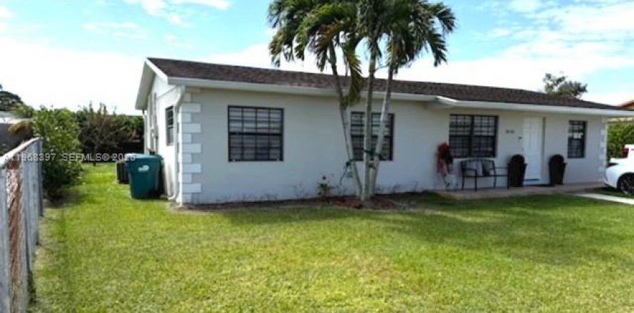 Casa en Miami, Florida 3 dormitorios, 111.48 m2 № 2031571