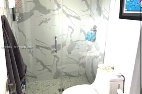 Casa en venta en Miami, Florida, 3 dormitorios, 111.48 m2 № 2031571 - foto 10