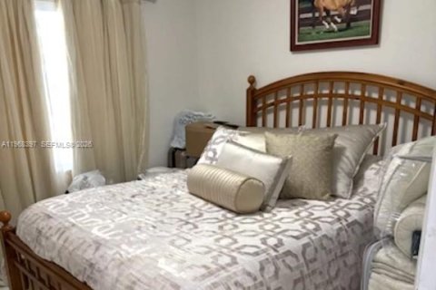 Casa en venta en Miami, Florida, 3 dormitorios, 111.48 m2 № 2031571 - foto 13