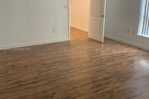 Снять в аренду кондоминиум в Форт-Лодердейл, Флорида 2 спальни, 114.08м2, № 2050720 - фото 6