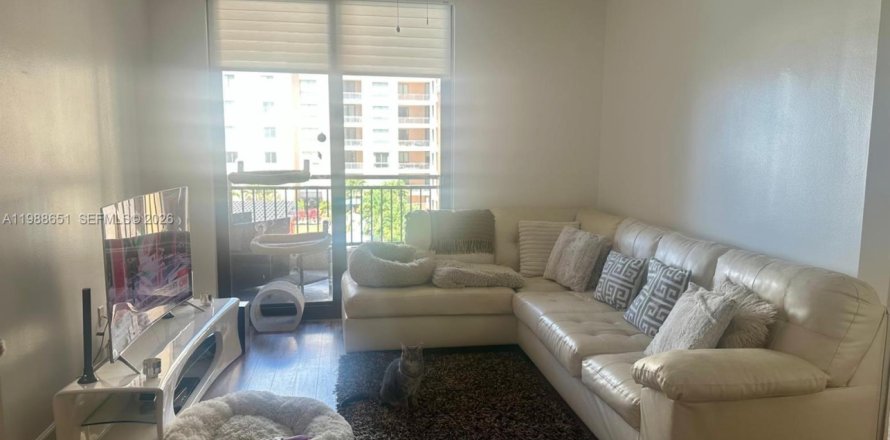 Кондоминиум с 2 спальнями в Форт-Лодердейл, Флорида № 2050720