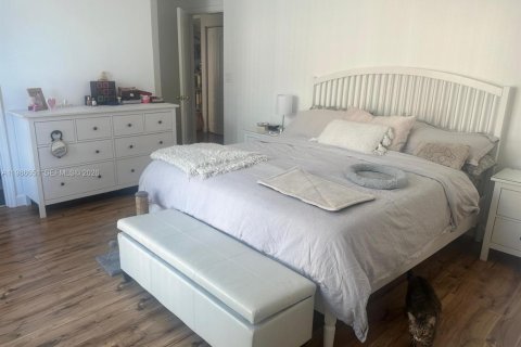 Снять в аренду кондоминиум в Форт-Лодердейл, Флорида 2 спальни, 114.08м2, № 2050720 - фото 2