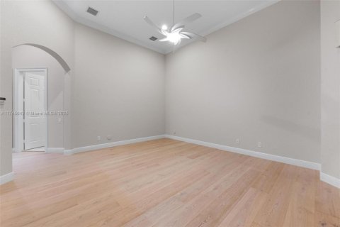 Villa ou maison à vendre à Hollywood, Floride: 4 chambres, 355.17 m2 № 1957993 - photo 22